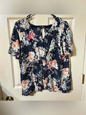 AUW Navy Floral V-Neck Peplum Blouse